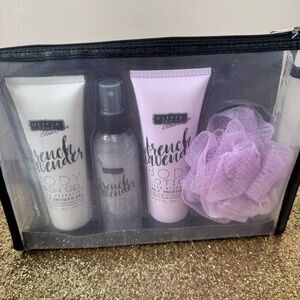 Olivia Rae Lavender Bath Gift Set in Light Purple